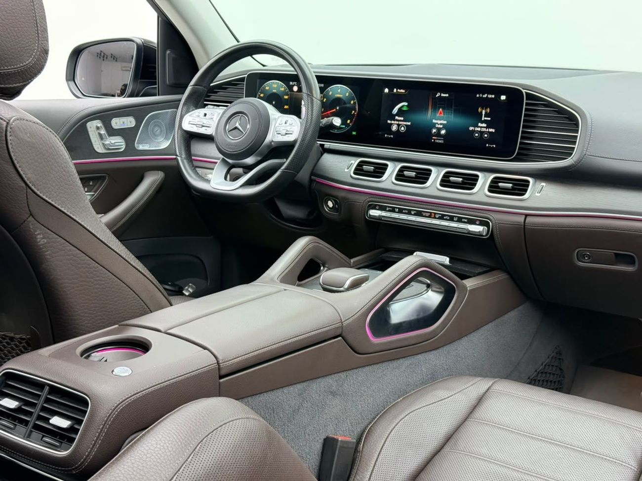 مرسيدس بنز GLS 580 STANDARD مرسيدس بنز GLS580 4MATIC موديل 2020، مزودة بحزمة خدمة مرسيدس بنز لعام 2028، مع ضمان، وسجل صيانة كامل