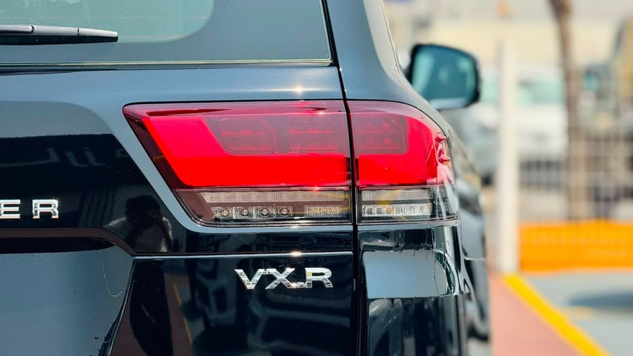 Toyota Land Cruiser VXR 3.3L Twin-Turbo Diesel