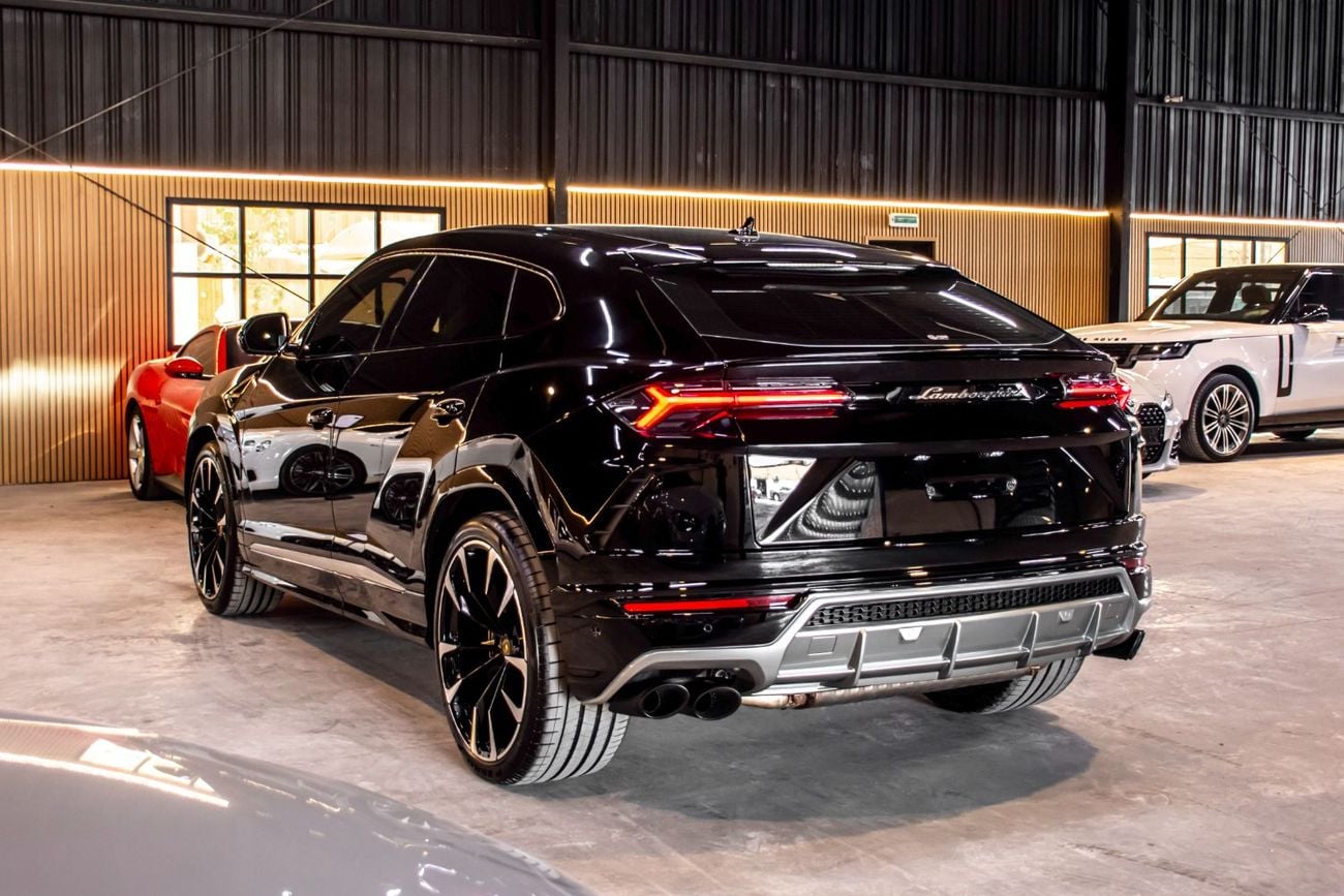 Lamborghini Urus STANDARD
