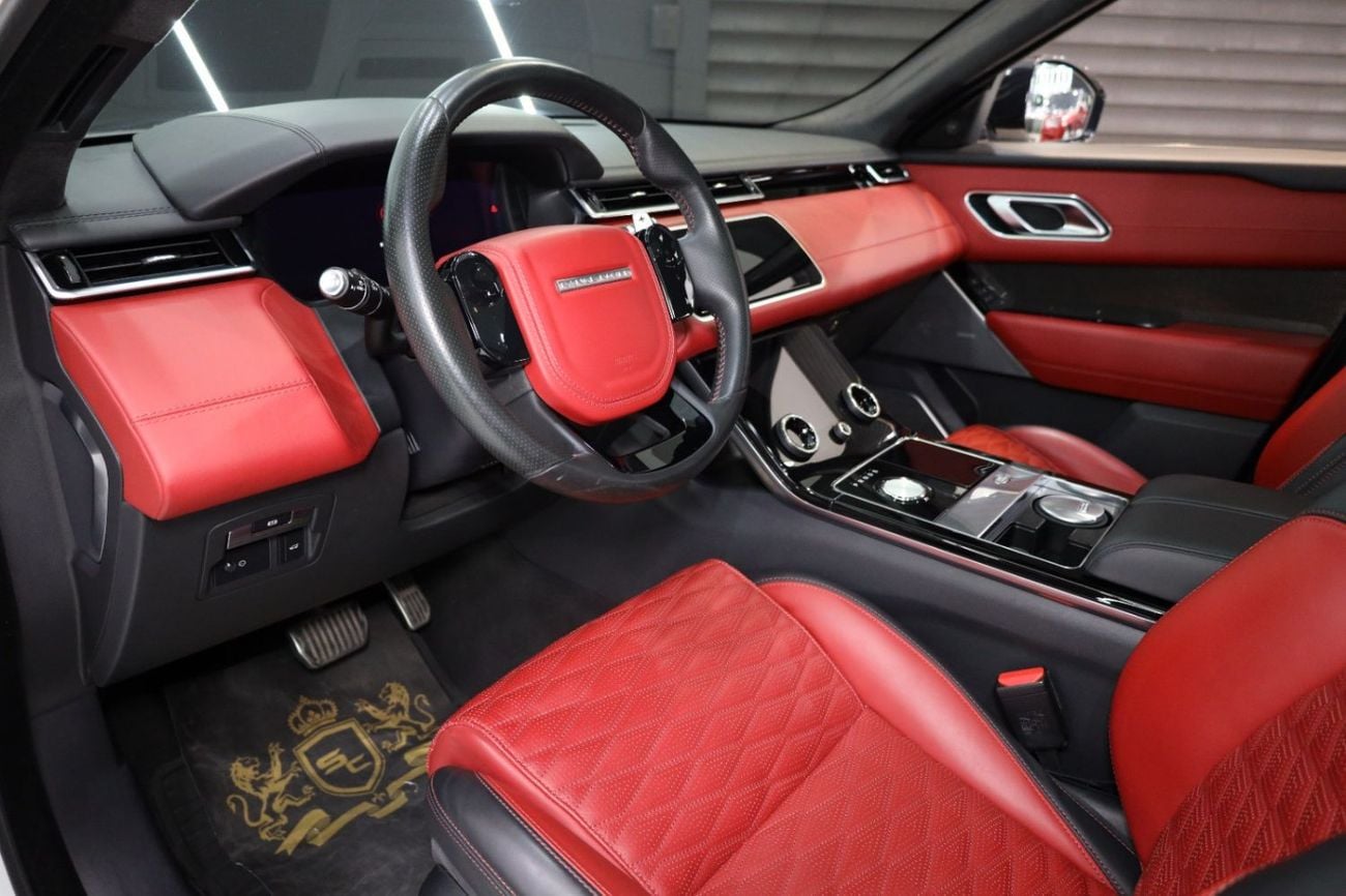 لاند روفر رينج روفر فيلار SVAutobiography Dynamic 5.0L 2020 Range Rover Velar SV Autobiography, Rear Entertainment Display, Panoramic Roof, GCC Specs!!