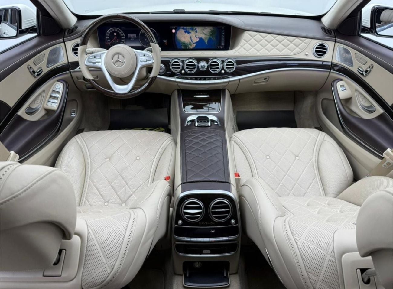 Mercedes Benz S560 STANDARD 2025 Land Rover Defender 90 HSE, Agency Warranty+Full Service History, Middle East Specs.