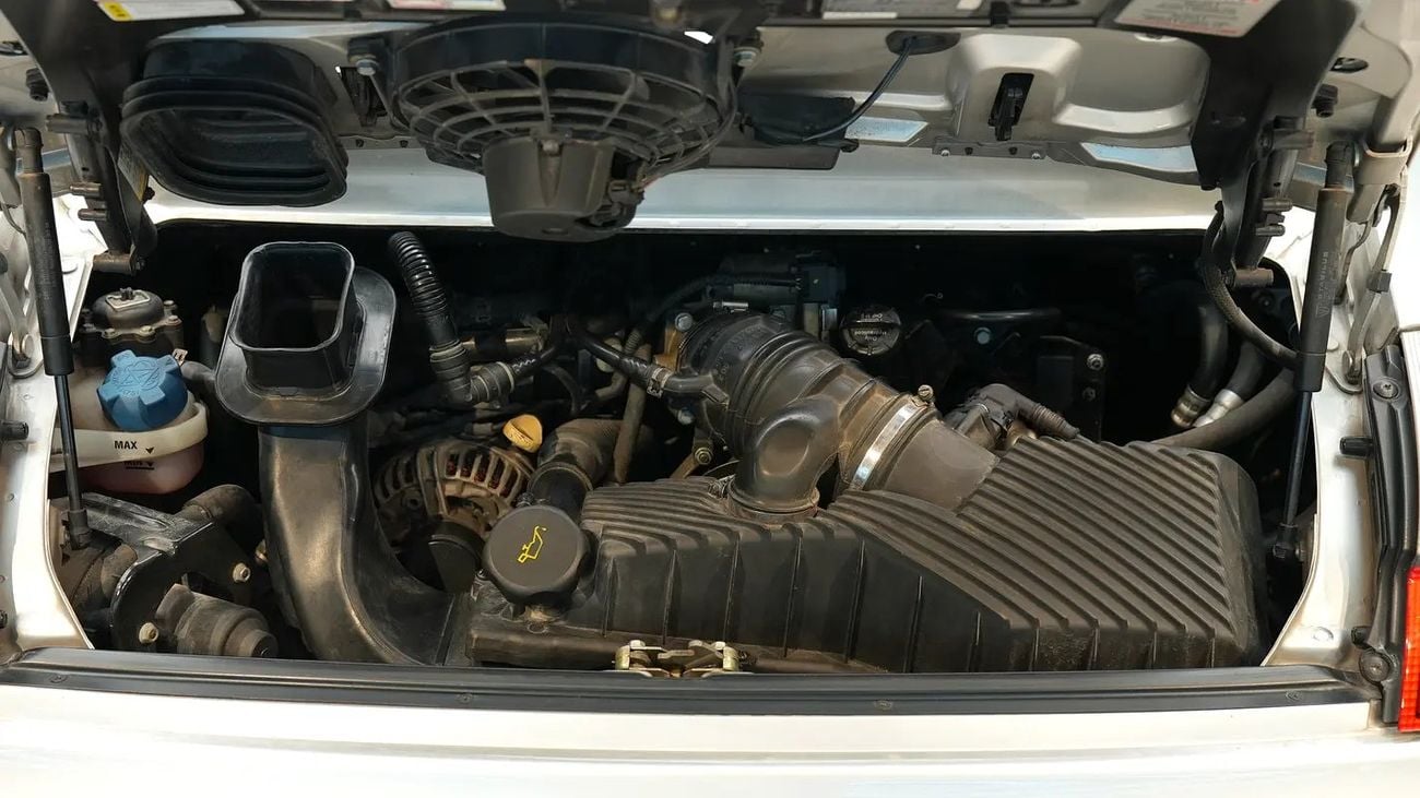 بورش 911 Carrera 4S Japanese Specs