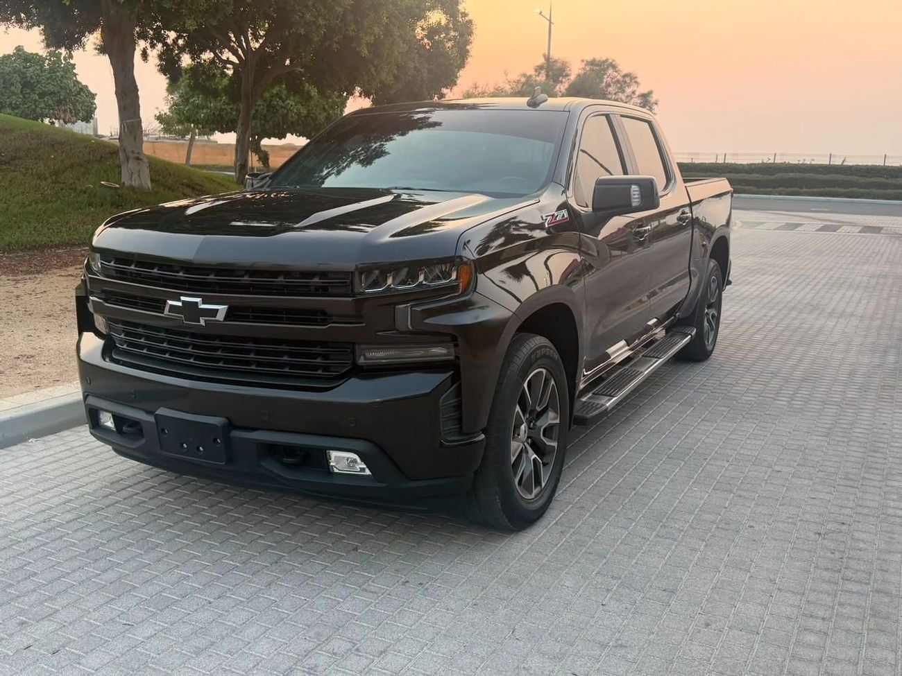 شيفروليه سيلفارادو 1500 CREW/CAB RST