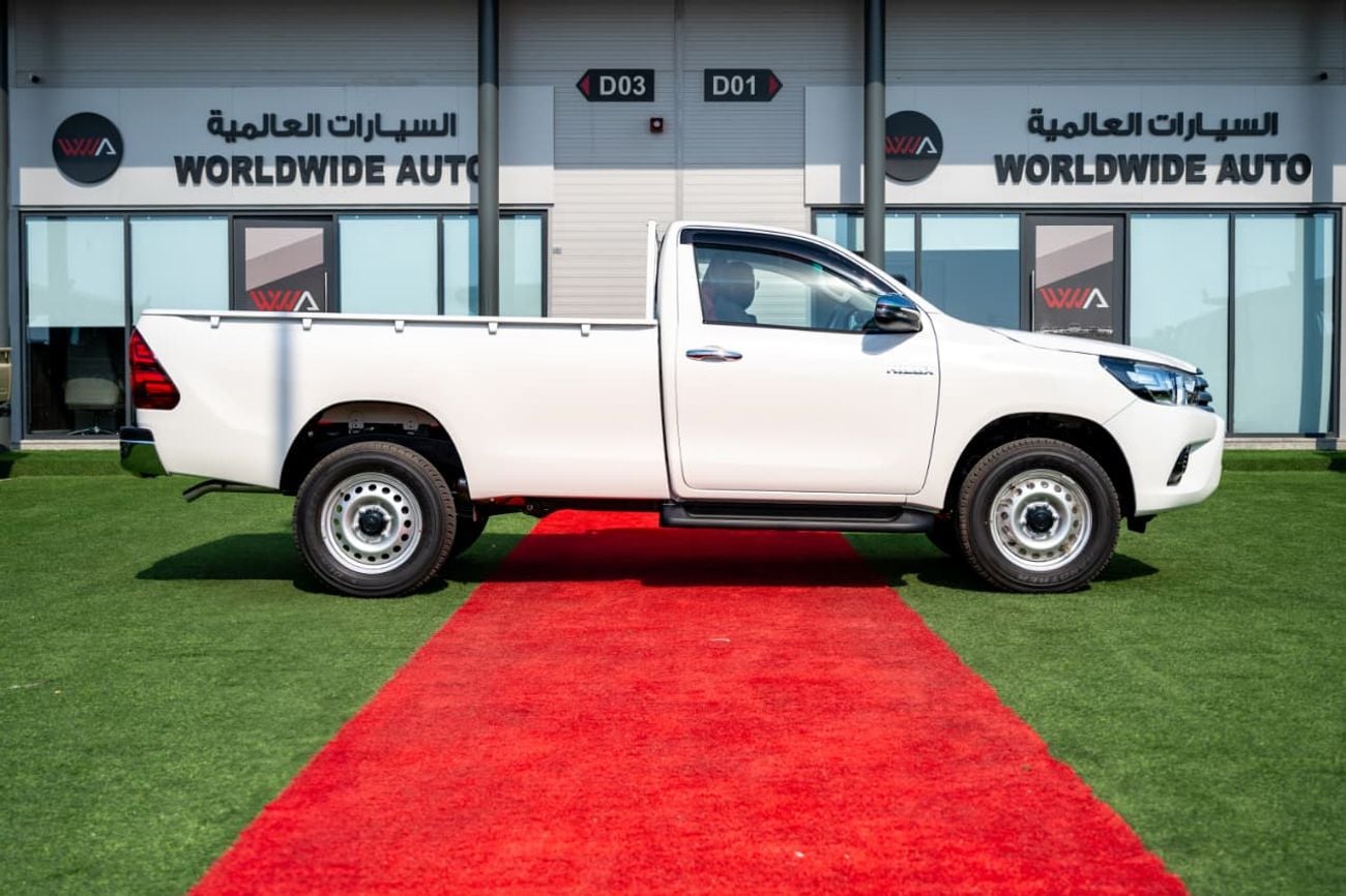 تويوتا هيلوكس Hilux 2.4 Diesel Four Wheel Drive 2 Door Manual Transmission