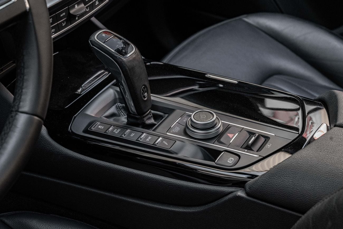 مازيراتي ليفونت STANDARD 2,448 P.M | 0% Downpayment | Maserati Levante Q4!
