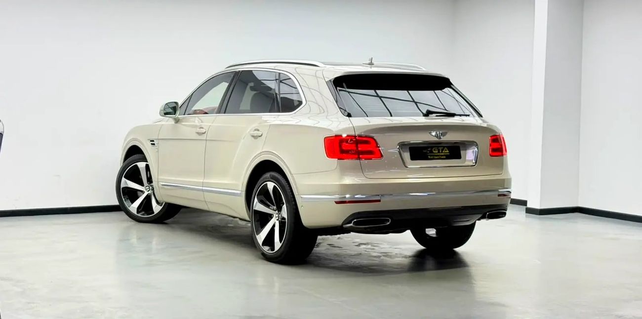 Bentley Bentayga Full Service History, Fully Loaded, Excellent Condition, GCC