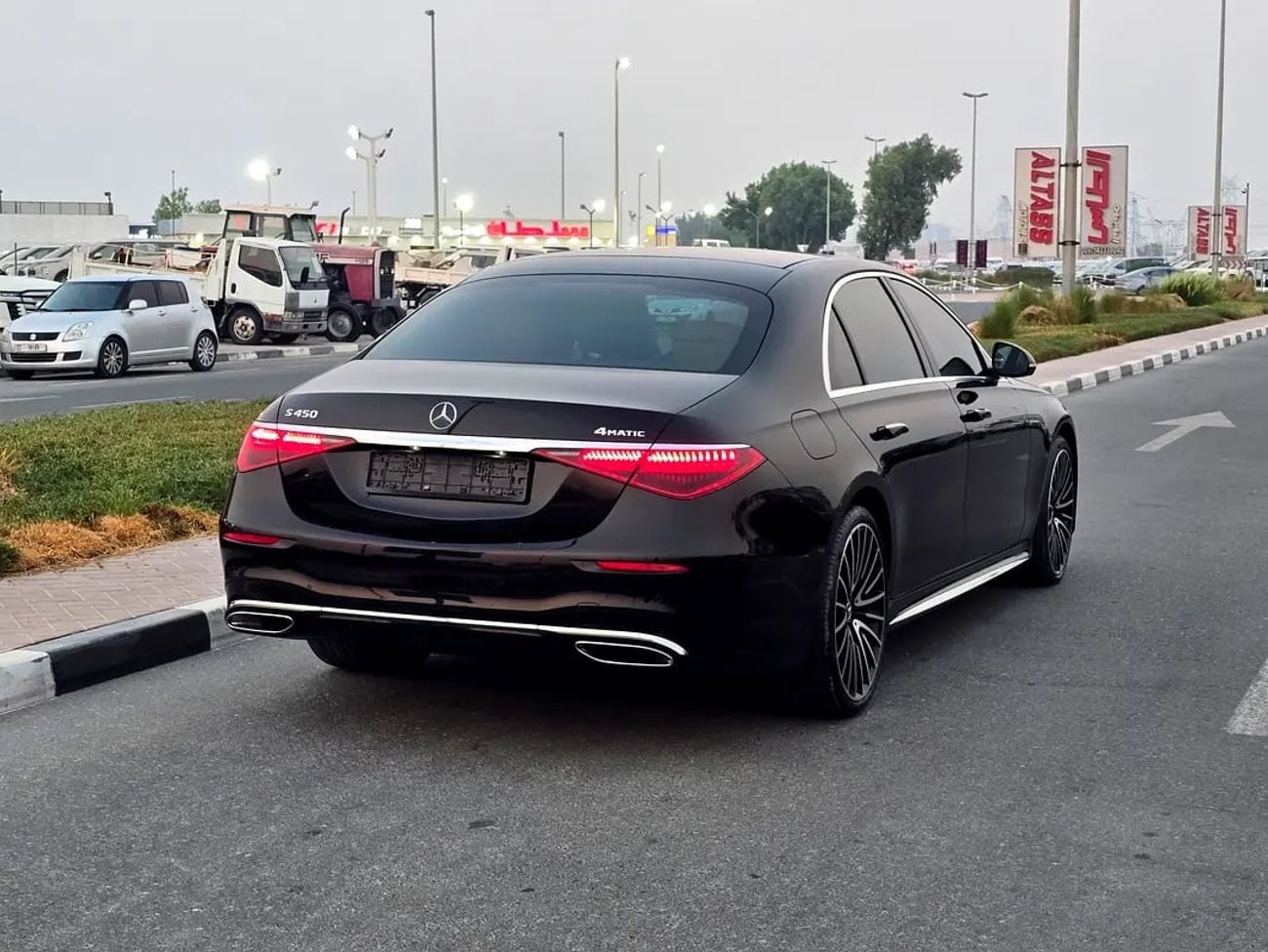 Mercedes Benz S450 S 450 AMG GCC Specs 1000 KM ONLY