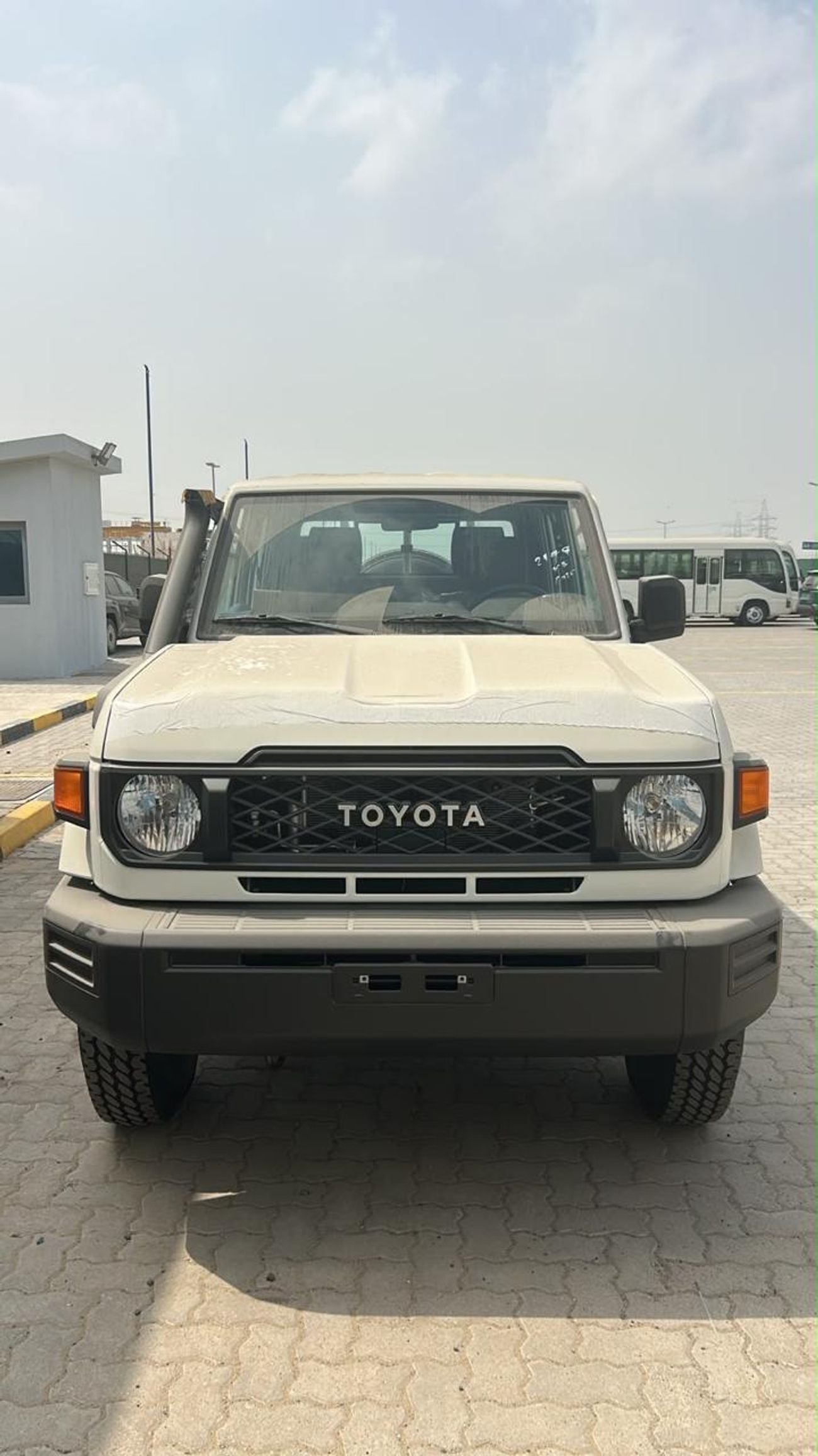 Toyota Land Cruiser Pick Up TOYOTA LAND CRUISER LC79 DC 2.8 AT 2026 GCC WITH DIFF LOCK