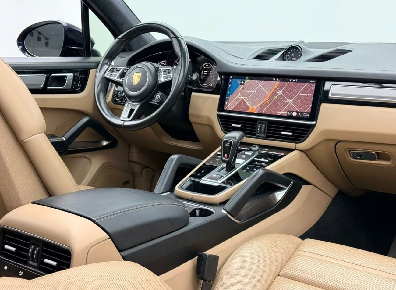 Porsche Cayenne TURBO 2018 Porsche Cayenne Turbo, Service History, Excellent Condition, GCC.