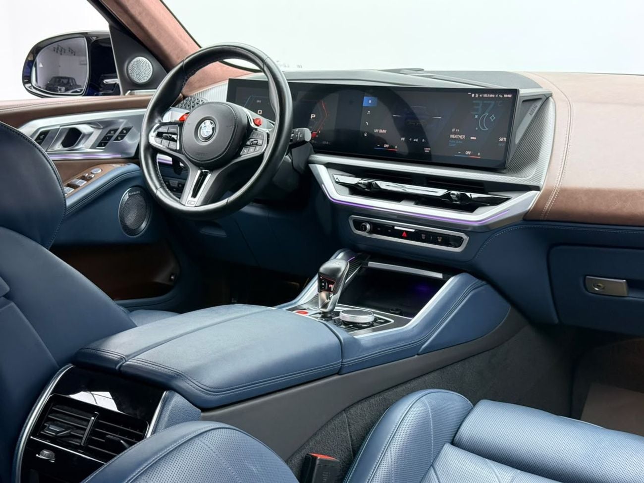 بي أم دبليو XM M SPORT بي إم دبليو XM موديل 2023، ضمان بي إم دبليو + باقة خدمة 2027، سجل صيانة كامل من بي إم دبليو، كاملة ا