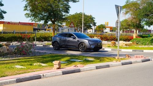 أفاتر 11 نسخة VIP | 90 كيلوواط ساعة | 572 حصان | المدى (580 كم)