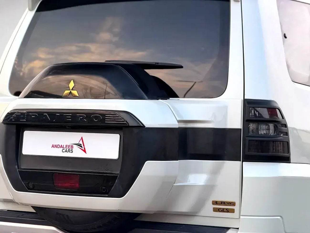 ميتسوبيشي باجيرو 7-SEATER | GLS | 3.8L V6 4WD | | GCC SPECS
