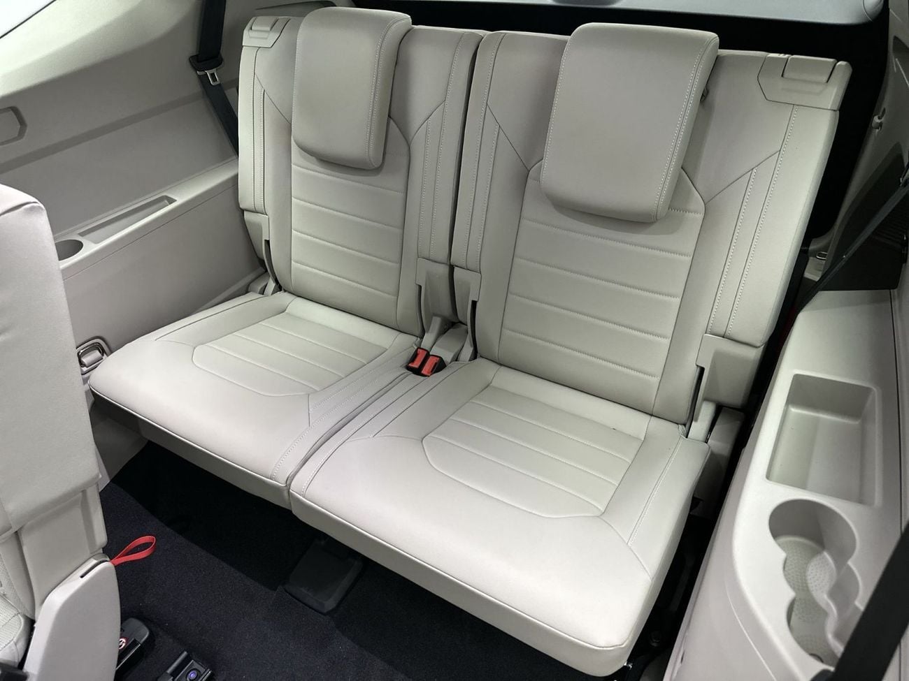 Volkswagen Teramont COMFORTLINE Teramont 2.0L (Facelift 2) | 28,100 AED SAVINGS from New Car |Refreshed Design & Panoram