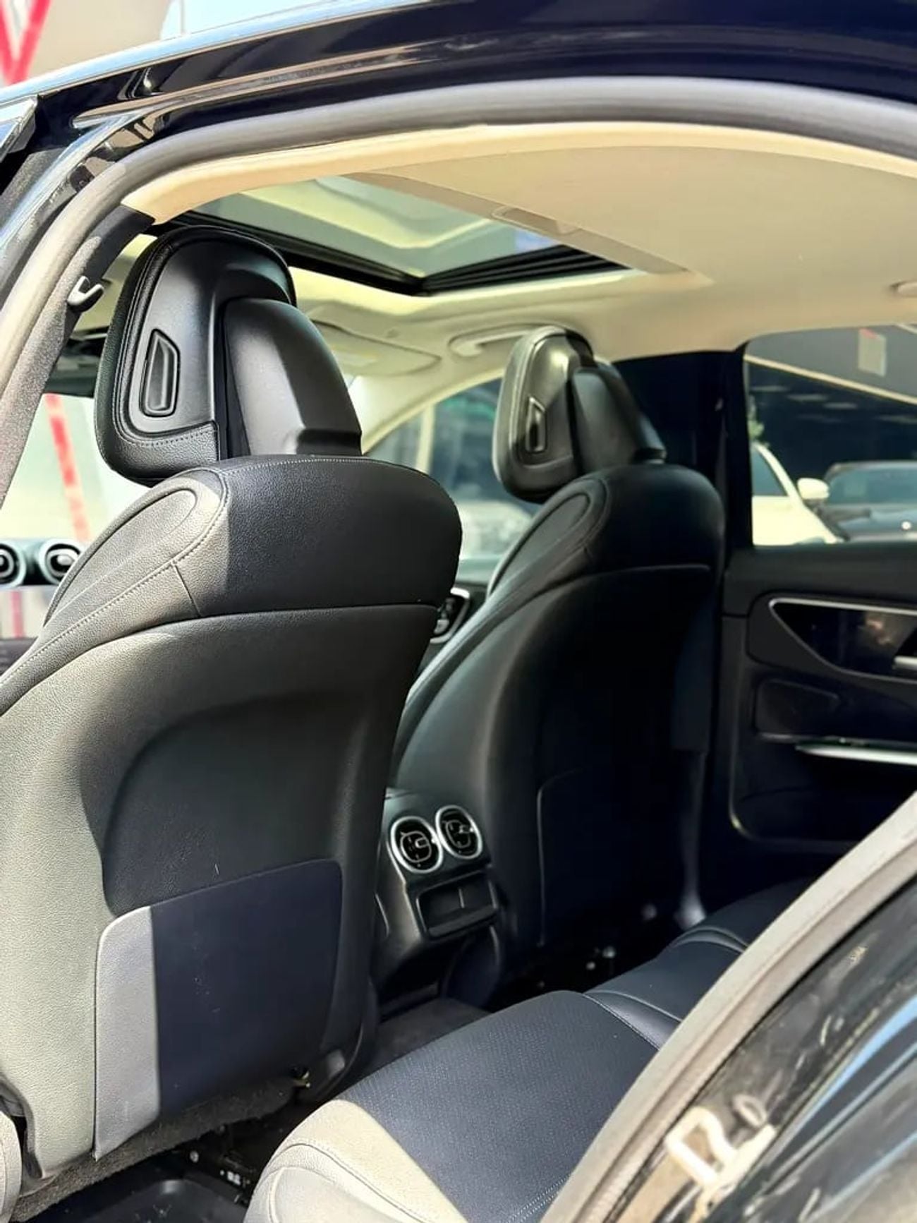 مرسيدس بنز C 300 AMG American Specs - Excellent Condition!