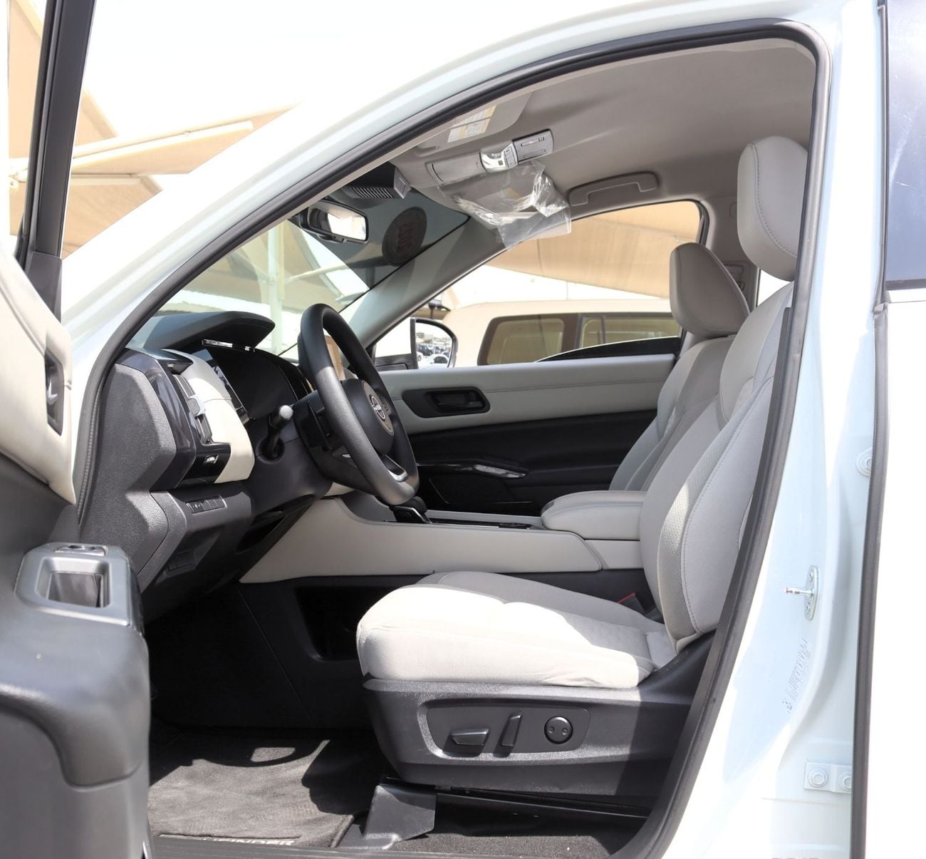 Nissan Pathfinder SV ACCIDENTS FREE - GCC- ORIGINAL PAINT - 4WD - PERFECT CONDITION INSIDE OUT