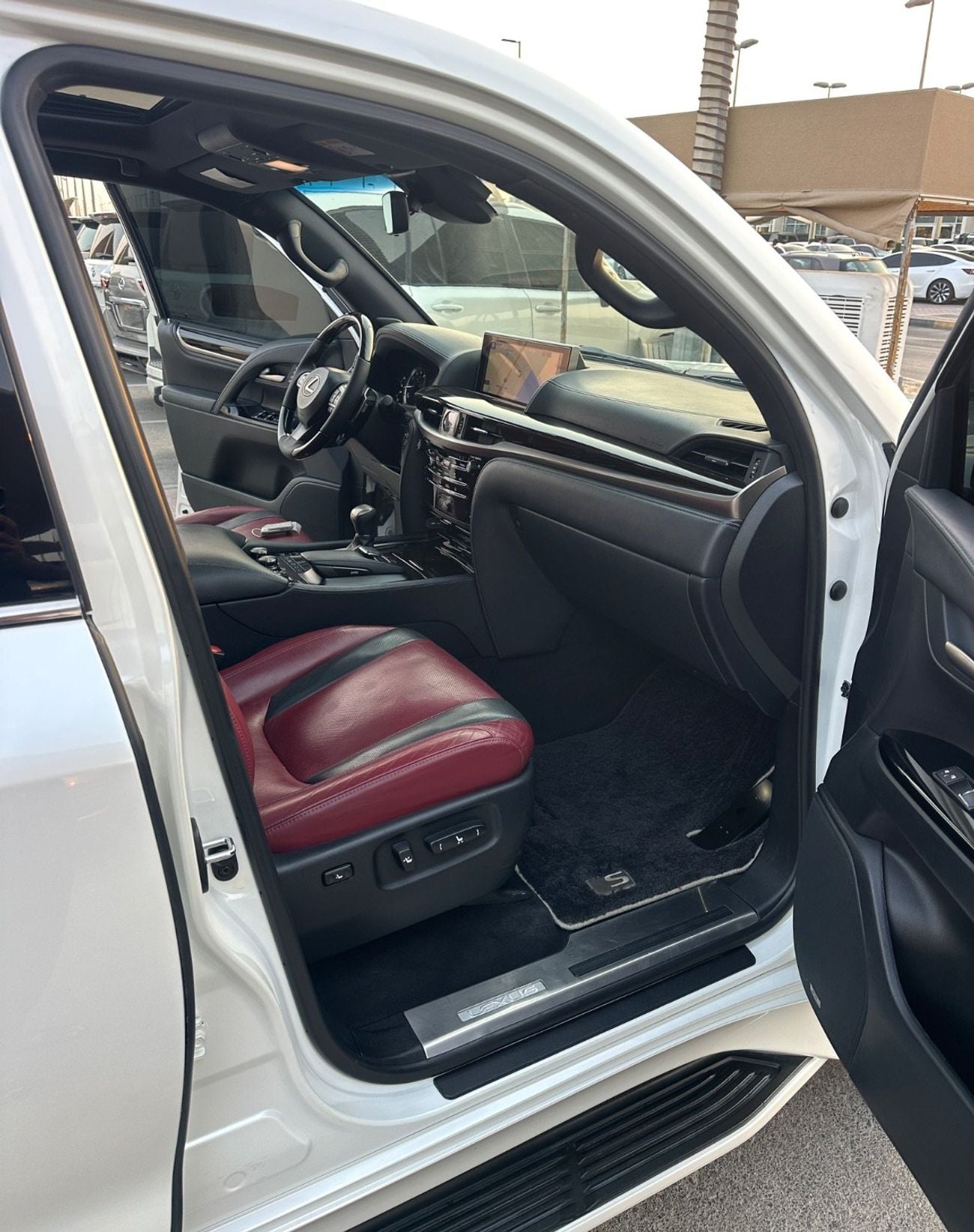 Lexus LX570 SIGNATURE