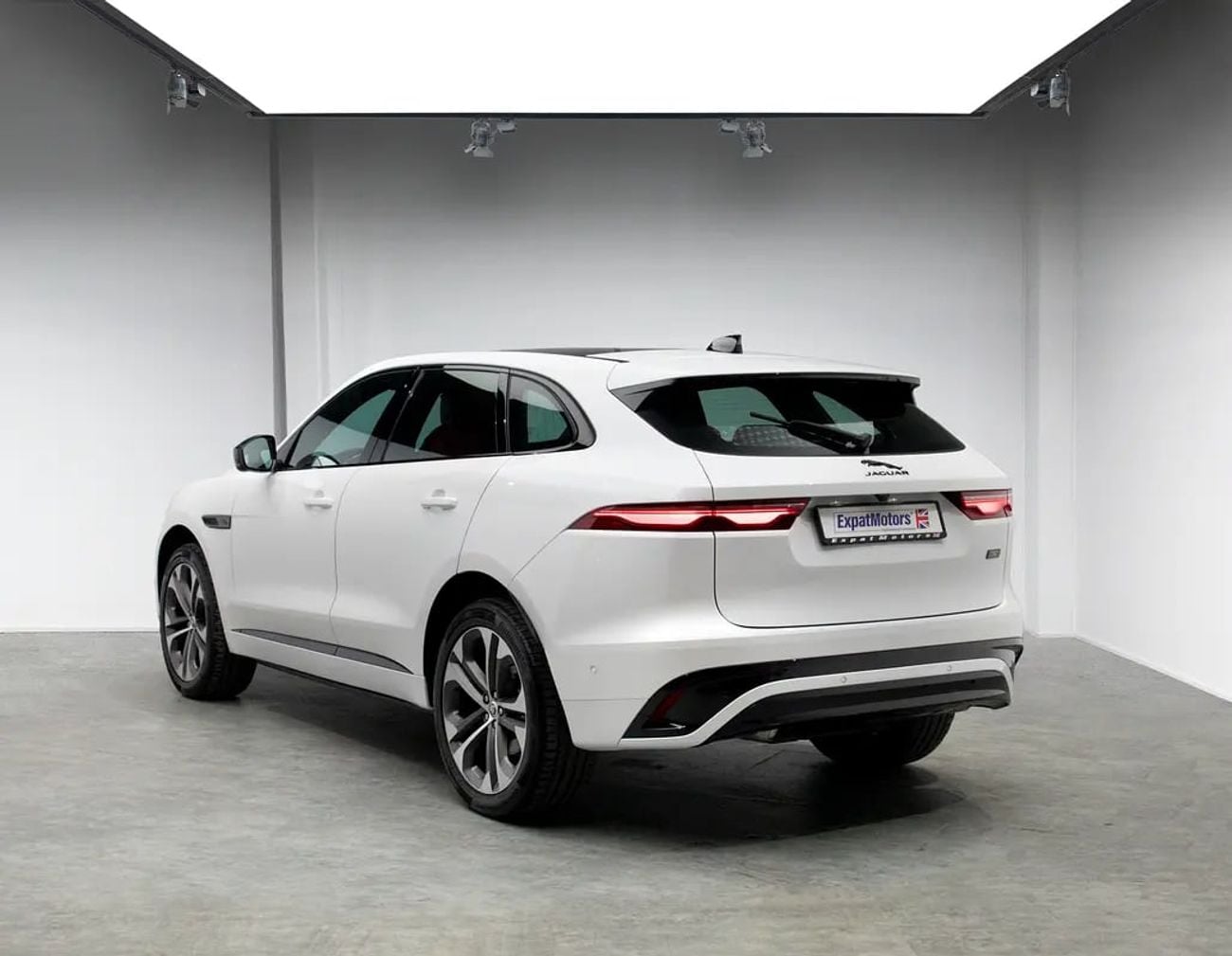 Jaguar F-PACE 90TH ANNIVERSARY EDITION P250 90th Anniversary Edition • Warranty + Service Package • FDSH • GCC