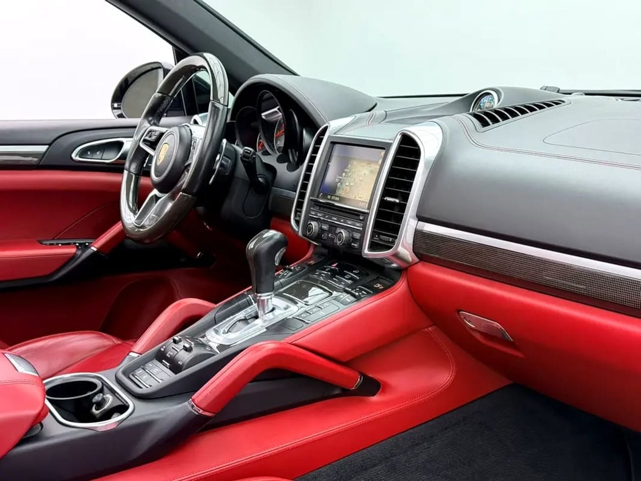 Porsche Cayenne S, Full Service History, Carbon Fiber Interior, Fully Loaded, GCC