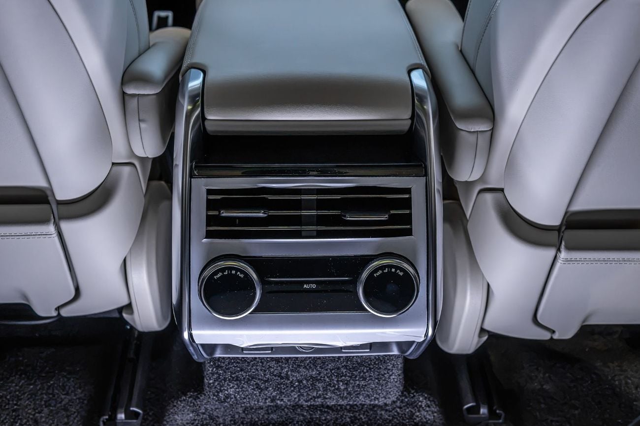 لاند روفر رينج روفر AUTOBIOGRAPHY P530 | Belgravia Green | Black Roof | White Interior | Shadow Exterior Package | GCC Specs