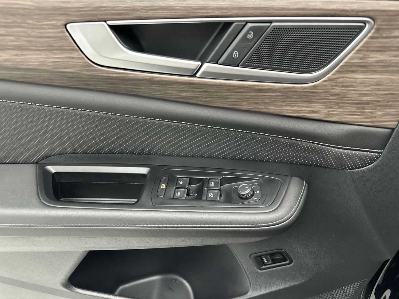 Volkswagen Teramont COMFORTLINE Facelift 2.0L | Ex-Demo Car | Luxury 7-Seater | Leather Interior