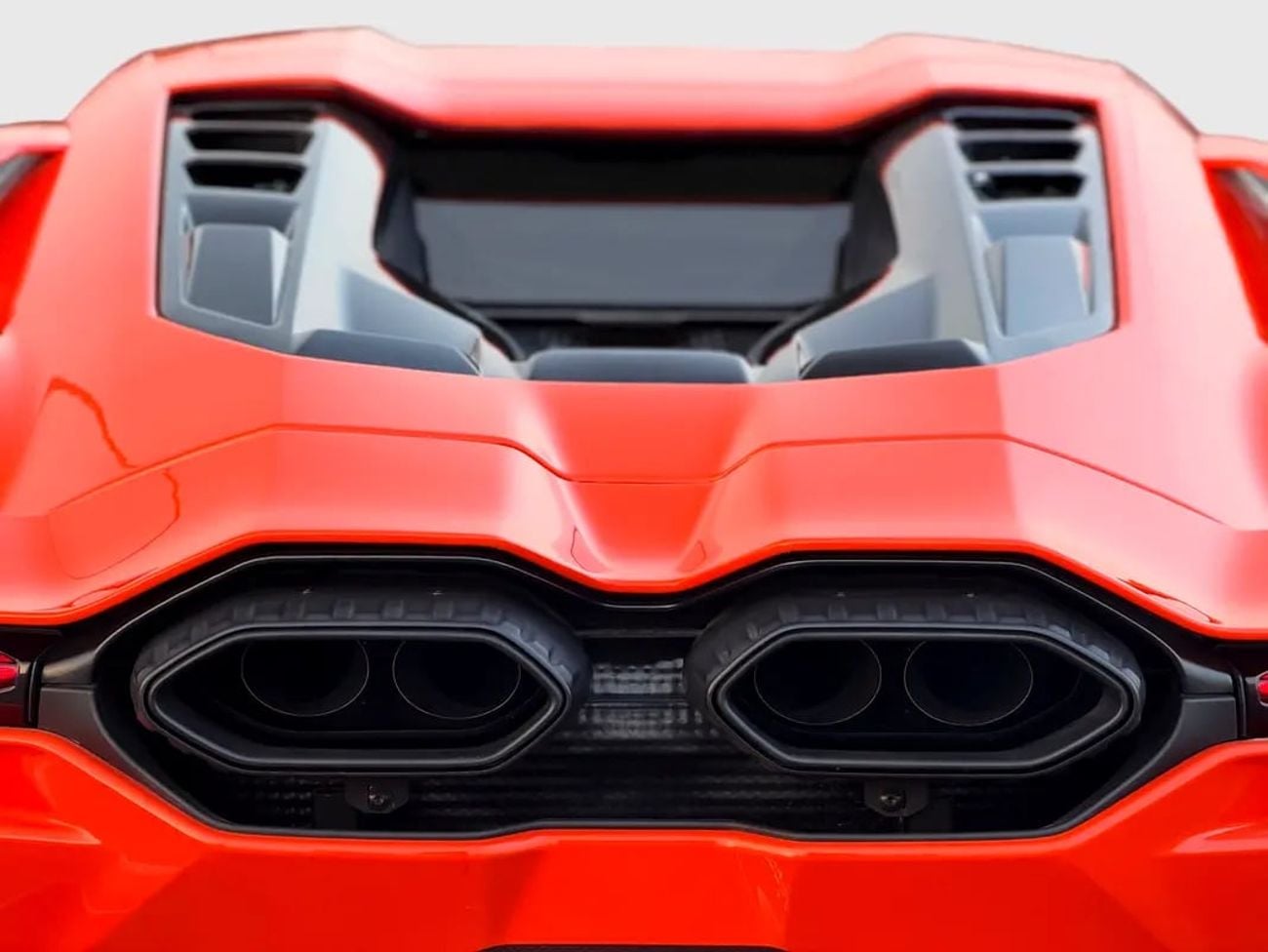لامبورغيني ريفويلتو سبورتيفا FULL EXTERIOR & INTERIOR CARBON OPTION | UNDER WARRANTY