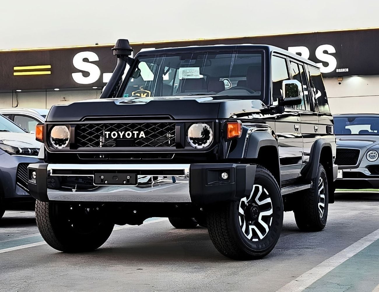 Toyota Land Cruiser 70 LC76 LX HARDTOP 5DOOR || 4.0L PETOL A/T 4WD | RADAR | DIFF-LOCK | FULL OPTION (CODE # 76PAFRE)