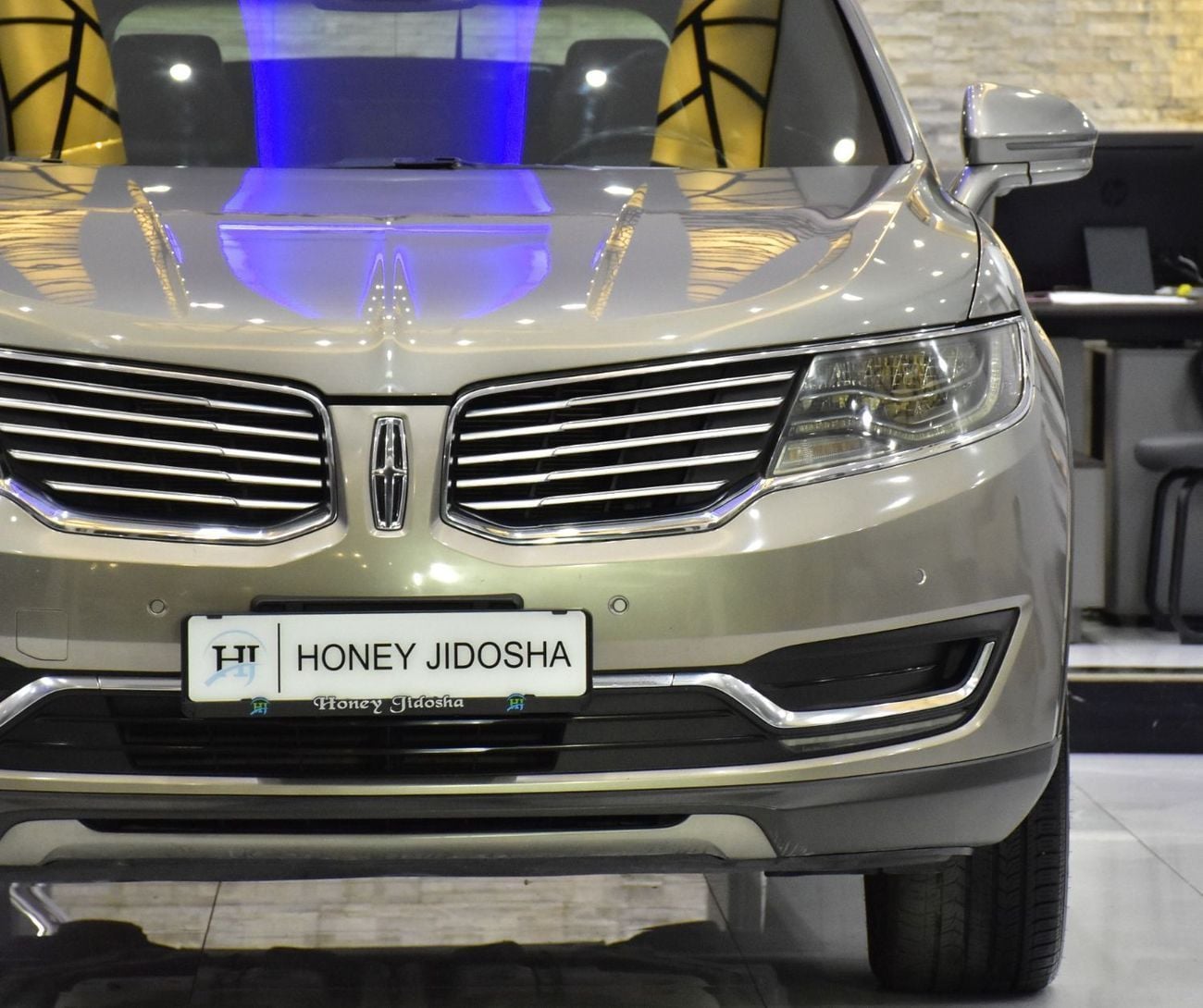 Lincoln MKX RESERVE EXCELLENT DEAL for our Lincoln MKX 2.7 ECOBoost AWD ( 2016 Model ) in Beige Color GCC Specs