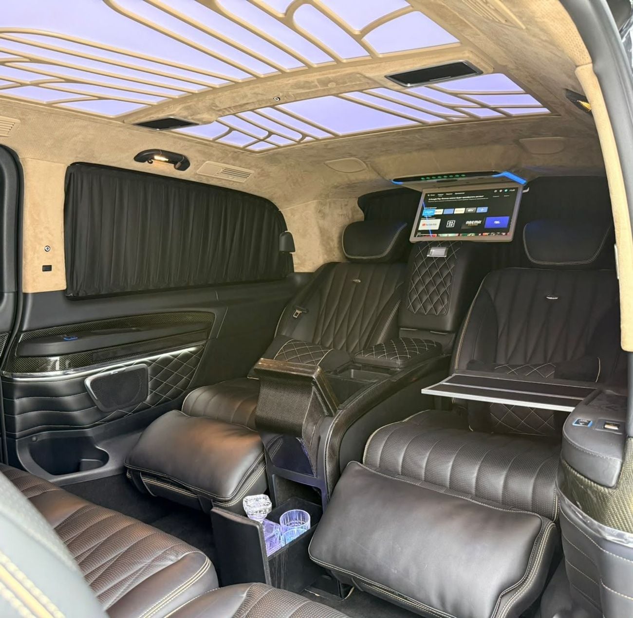 مرسيدس بنز V 250 AVANTGARDE/E مرسيدس بنز V250 موديل 2023 بتصميم V-Line، مع ضمان، تصميم V-Line فريد من نوعه مصنوع يدويًا، كاملة الم