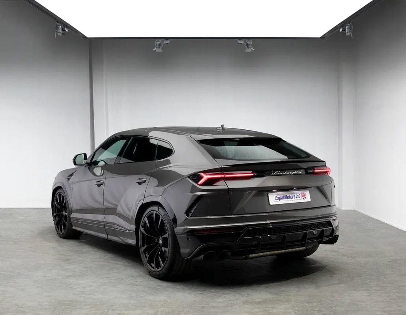 Lamborghini Urus STANDARD Massive Specification • Warranty + Service Contract • FDSH • GCC