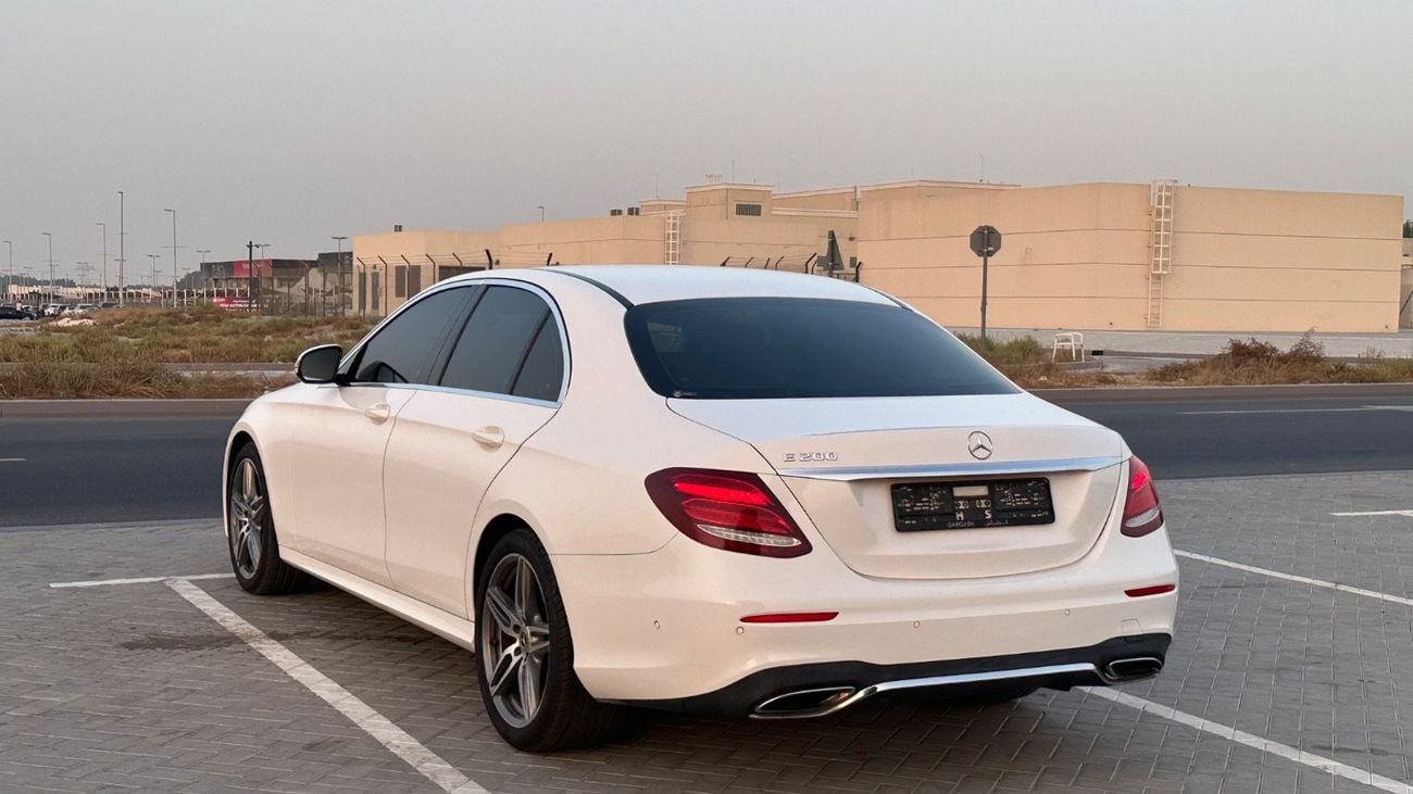 Mercedes Benz E200 PREMIUM