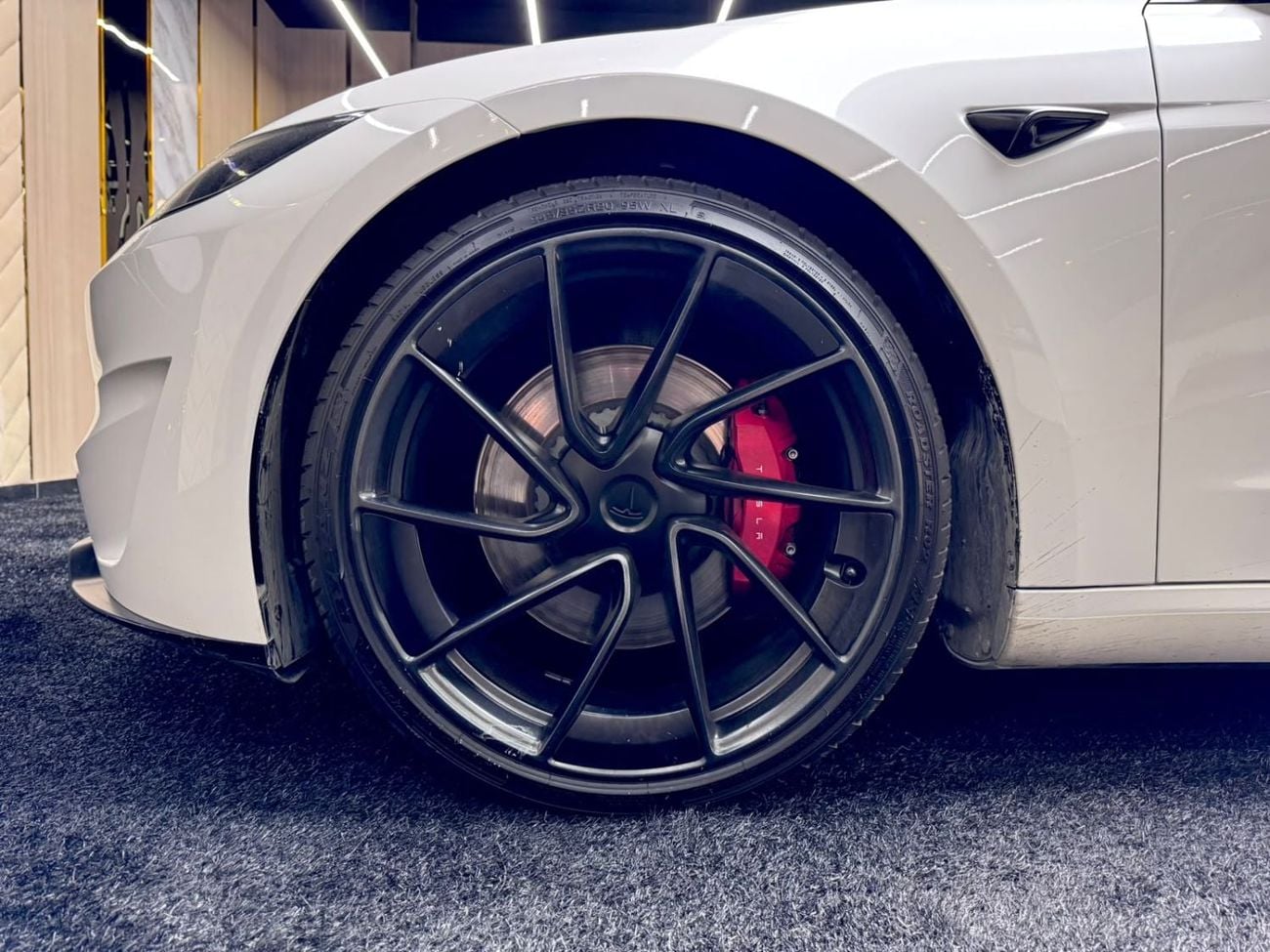 Tesla Model 3 PERFORMANCE