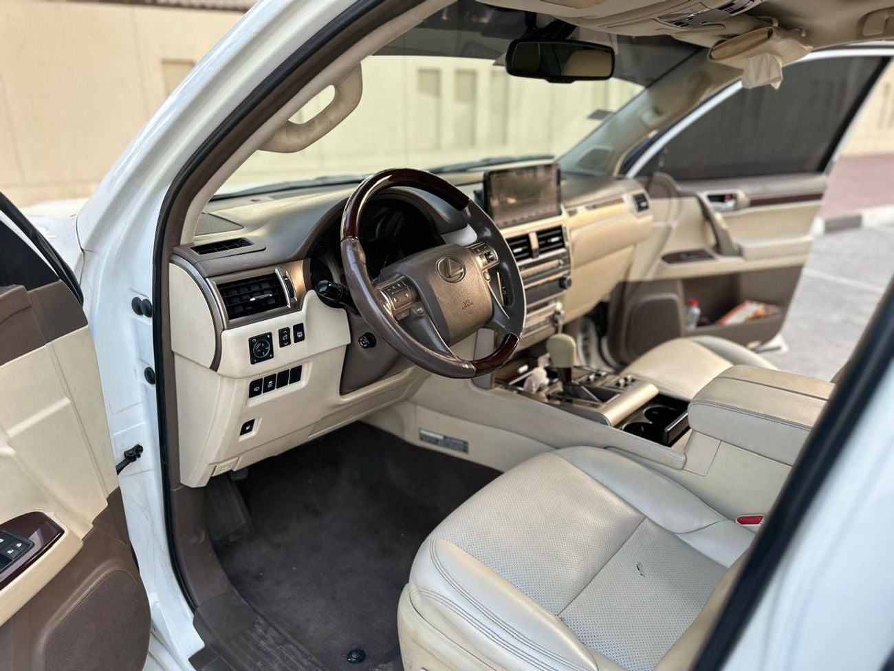 Lexus GX460 GX460 || 4.6L V8 PETROL | SUNROOF | REAR ENTERTAINMENT SCREEN | FULL OPTION