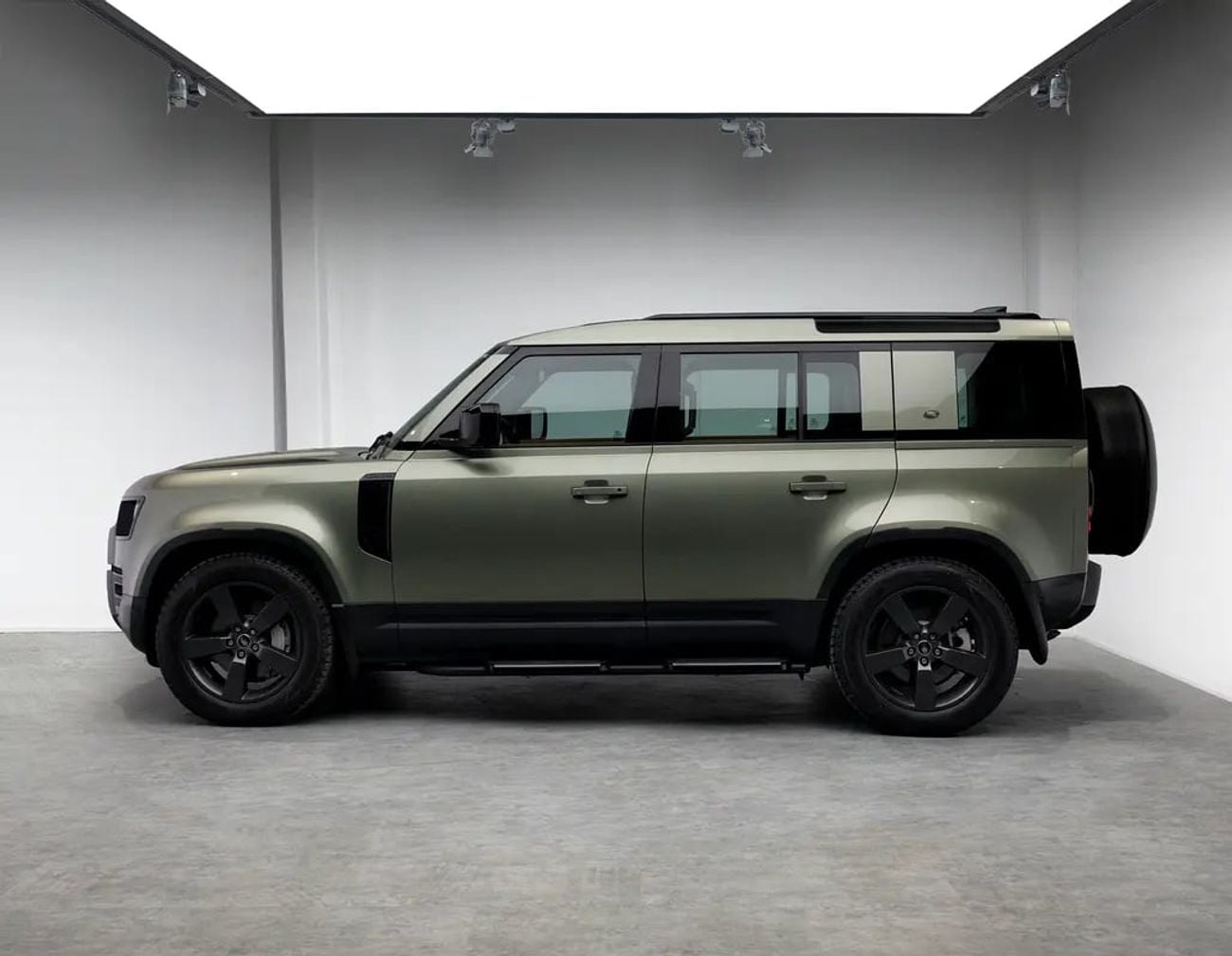 لاند روفر ديفندر Warranty until • FDSH • GCC Spec