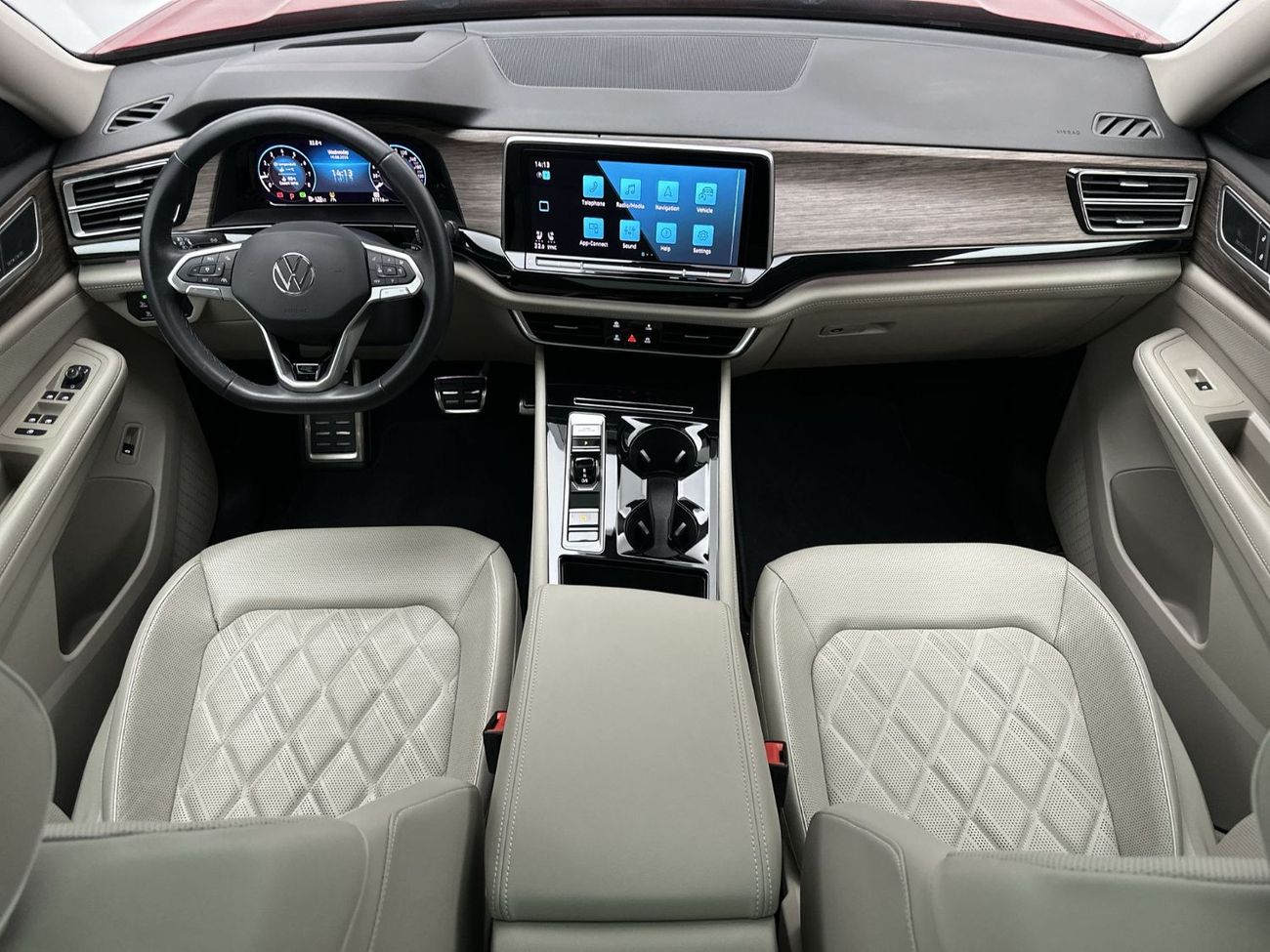 Volkswagen Teramont R LINE Teramont R-Line 2.0L | Panoramic Sunroof | 7 Seats | 270 HP | GCC