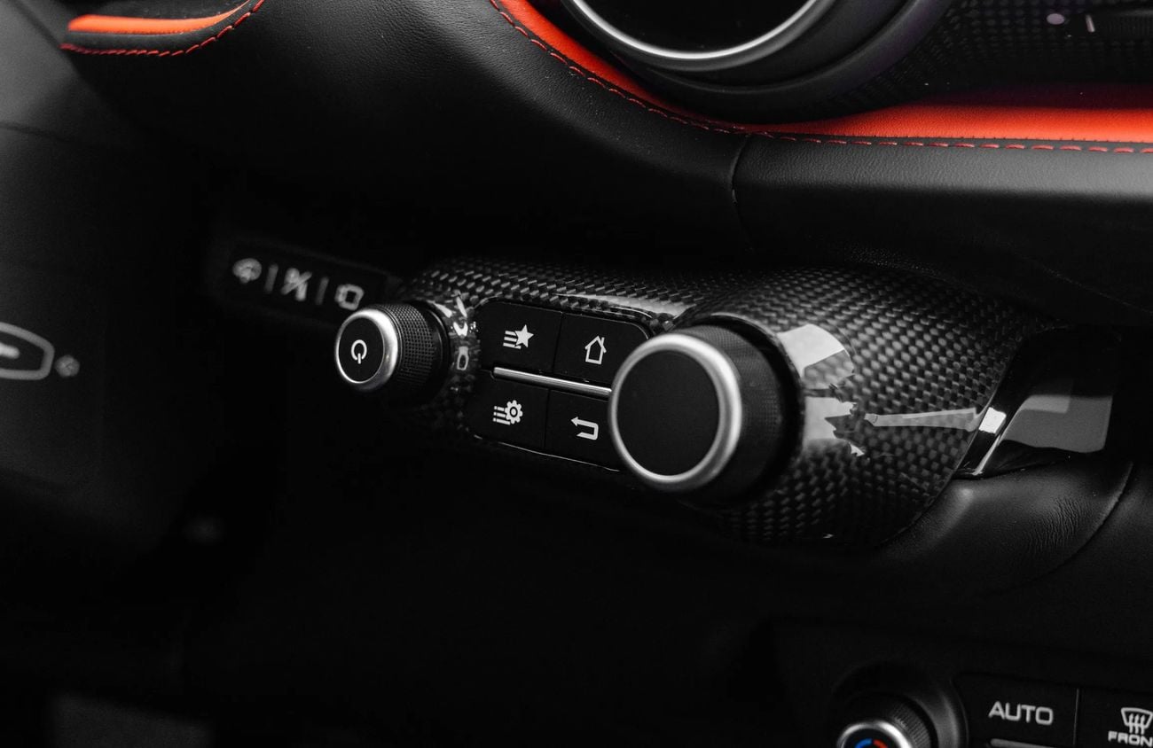 فيراري 812 GTS 6.5L V-12 Engine