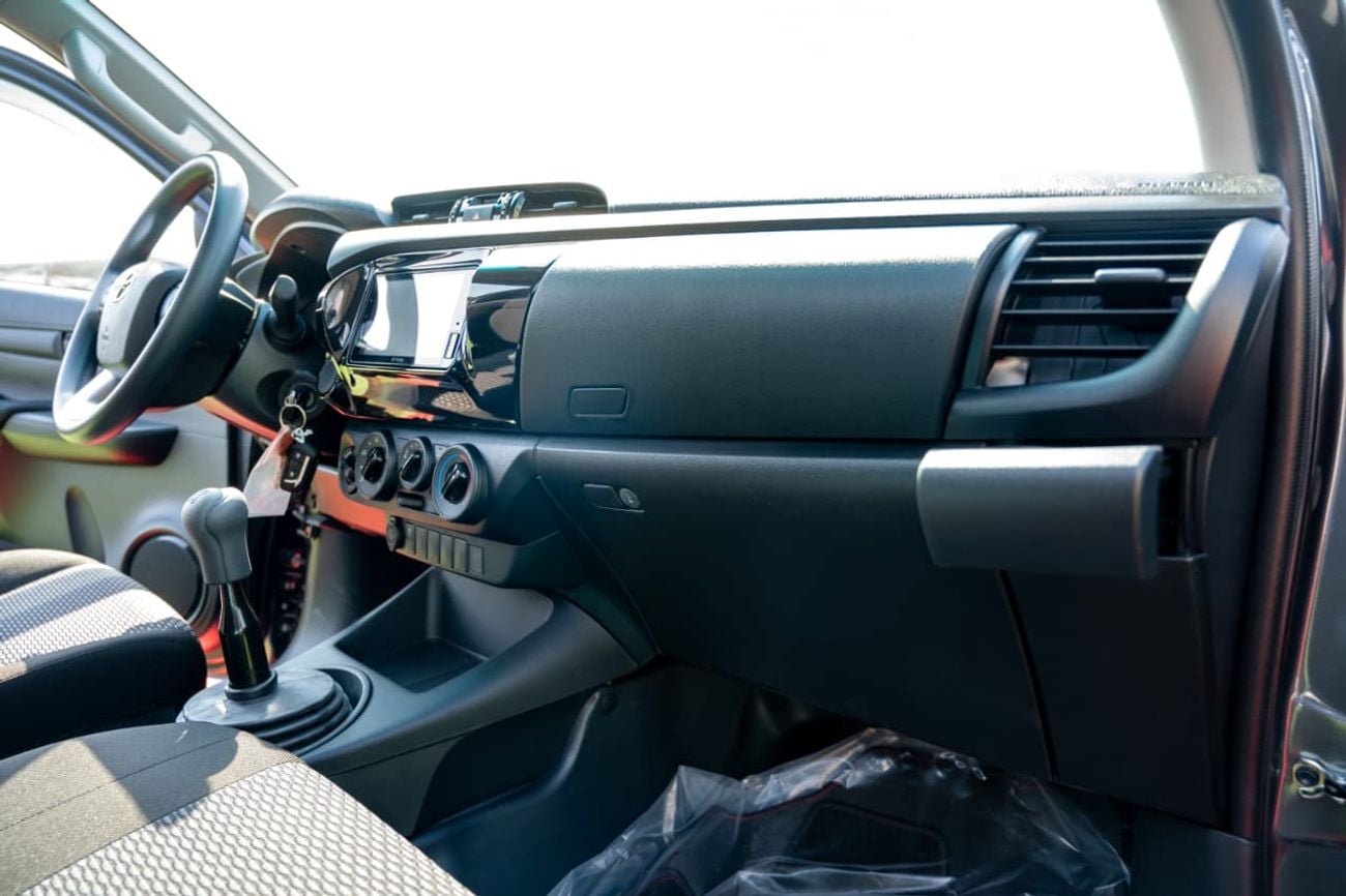 تويوتا هيلوكس 2.4 DIESEL 4x4 SINGLE CABIN 2026 MODEL GCC مواصفات مجلس التعاون الخليجي