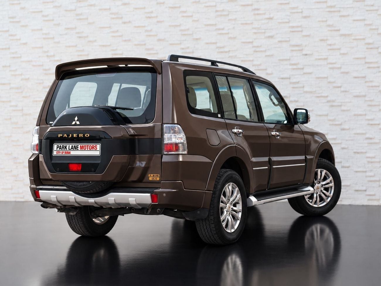 Mitsubishi Pajero GLS H/L ROCKFORD