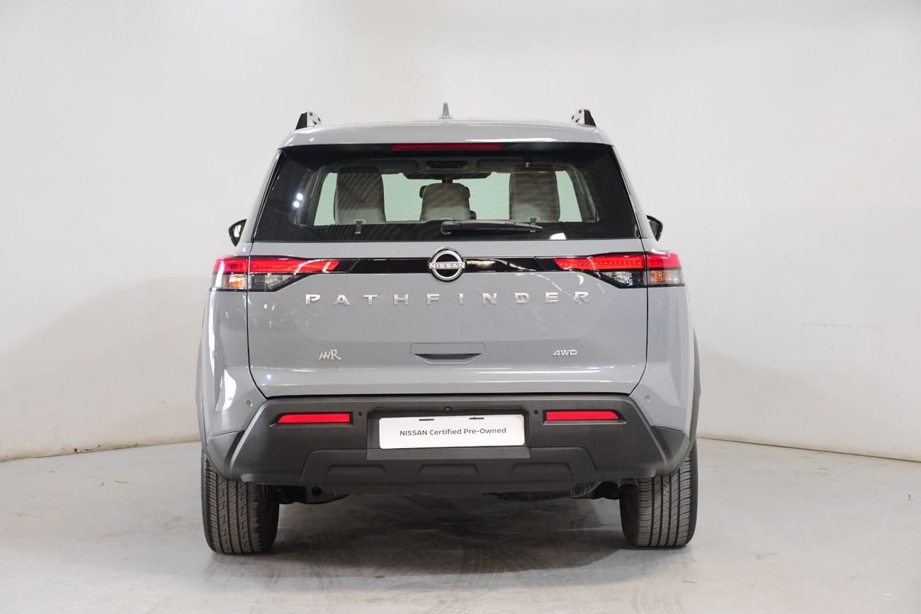 Nissan Pathfinder S 2.0