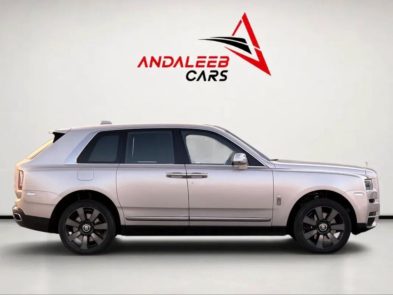 Rolls Royce Cullinan SILVER BADGE | GCC | ORIGINAL PAINT | AGMC SERVICE CONTRACT