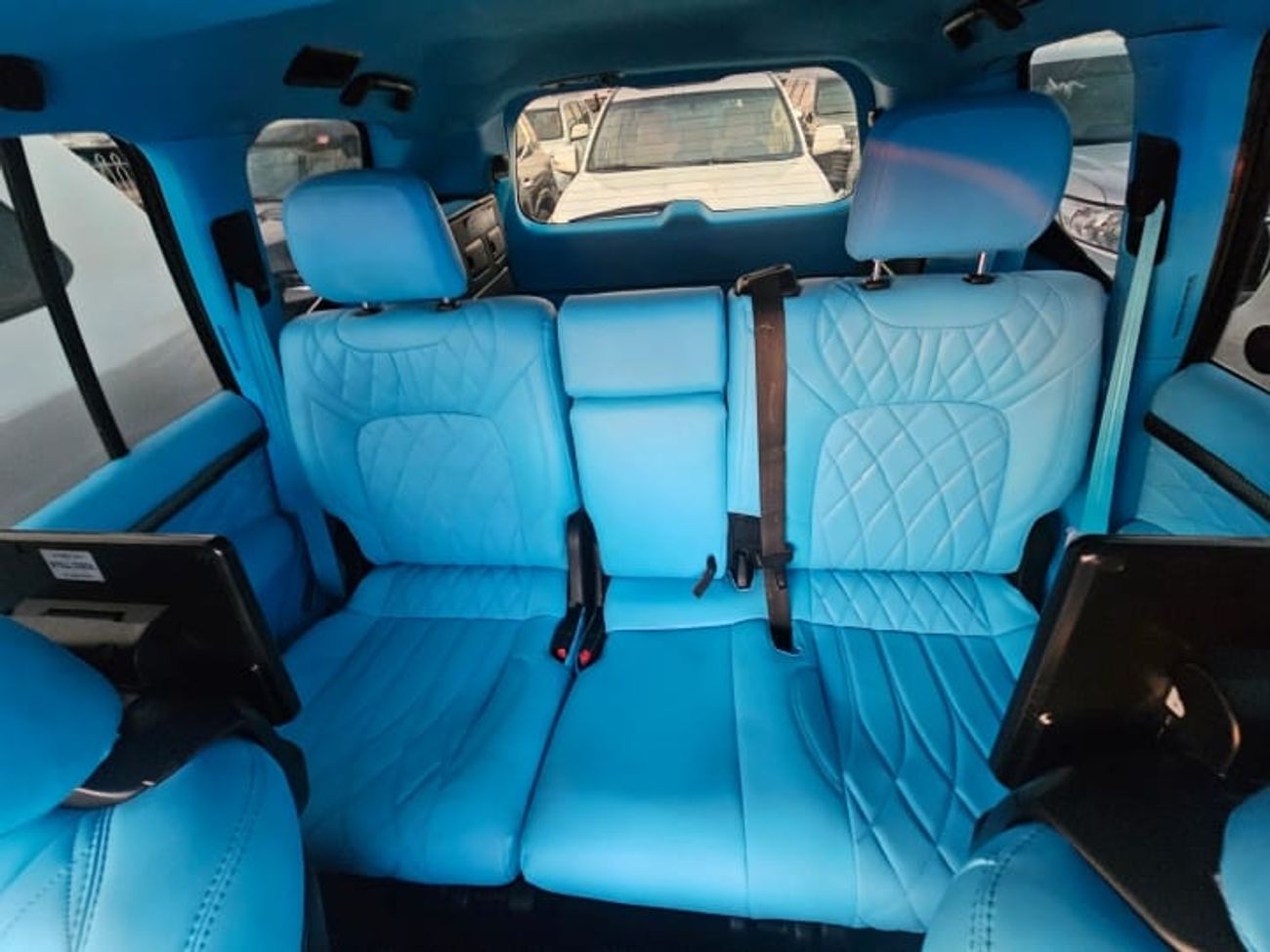 Toyota Land Cruiser VXR Modified to 2024 5.7L V8 Petrol Engine Automatic Gear 4WD 7 Seats 5 Doors