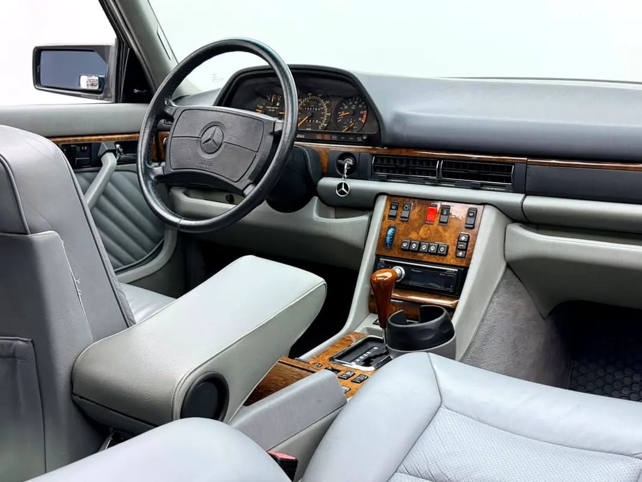 Mercedes Benz 560 560 SEL, Sunroof, Dual Airbags, Fully Loaded, Excellent Condition, American