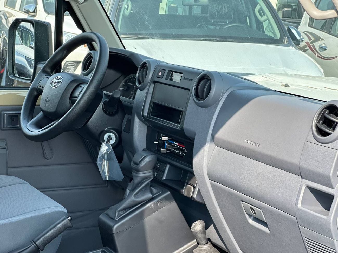 Toyota Land Cruiser 70 LC 78 HARDTOP 4.0L AT