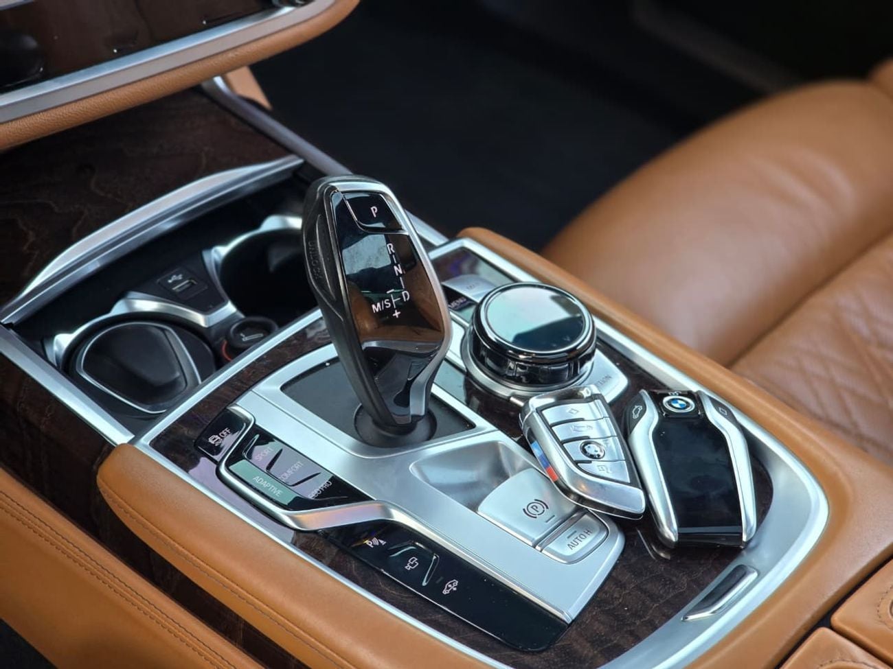BMW 750Li XDRIVE M SPORT xDrive 4.4L (530 HP) BMW 750LI 2020 GCC V8 // FSH // SERVICE CONTRAC TILL 2027 // FUL