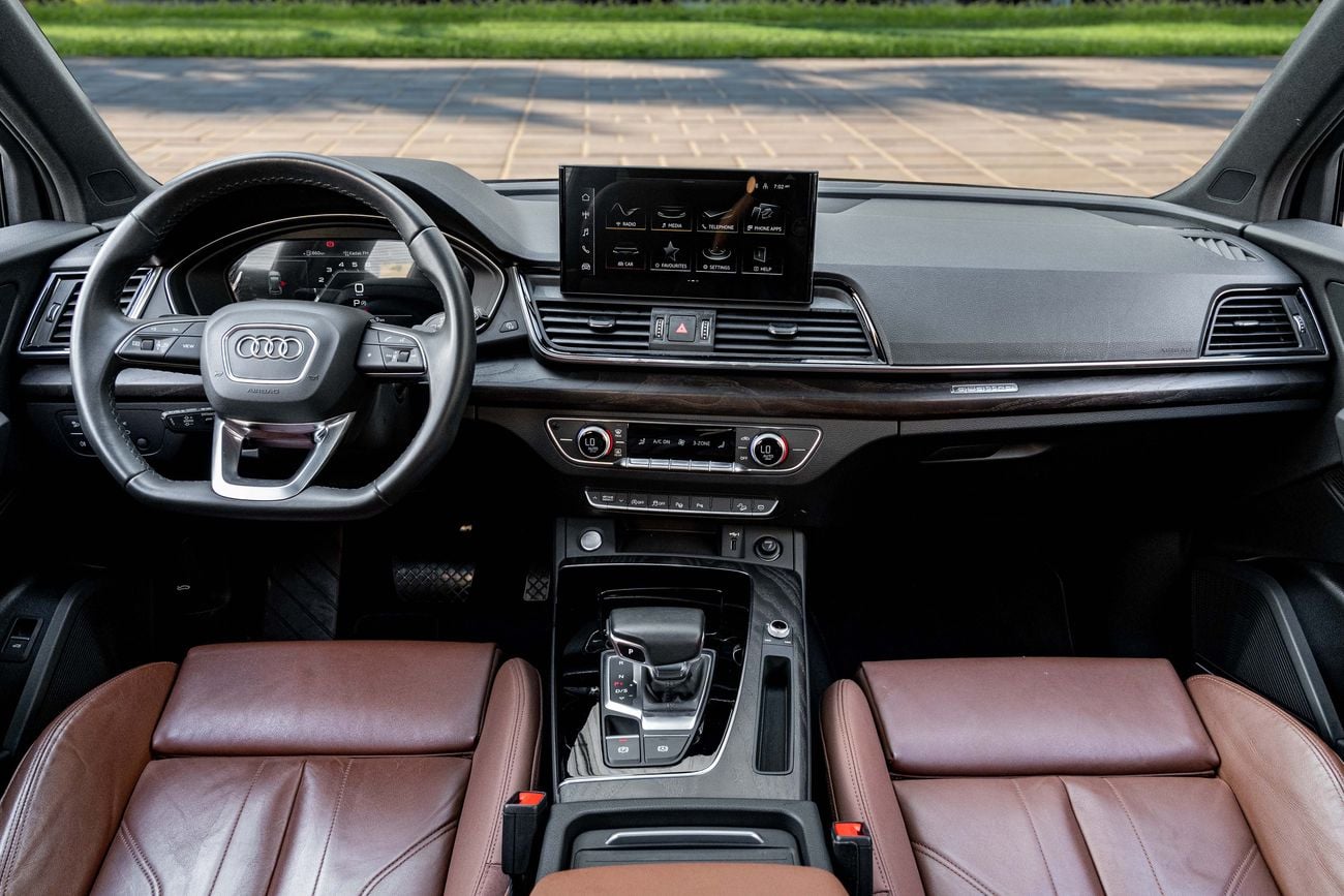 أودي Q5 45 TFSI quattro S line Q5 45 TFSI S-LINE Quattro | 3,134 P.M | 0% Downpayment | Audi Q5 45 TFSI S-LINE Quattro!