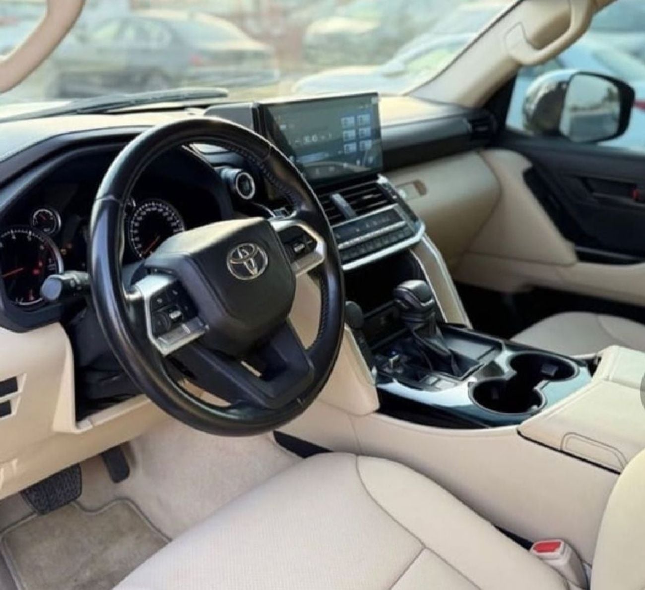 Toyota Land Cruiser GXR 2024Model 4.0L v6 petrol Engine Colour Black push start Transmission Automatic Interior.Begie leathe