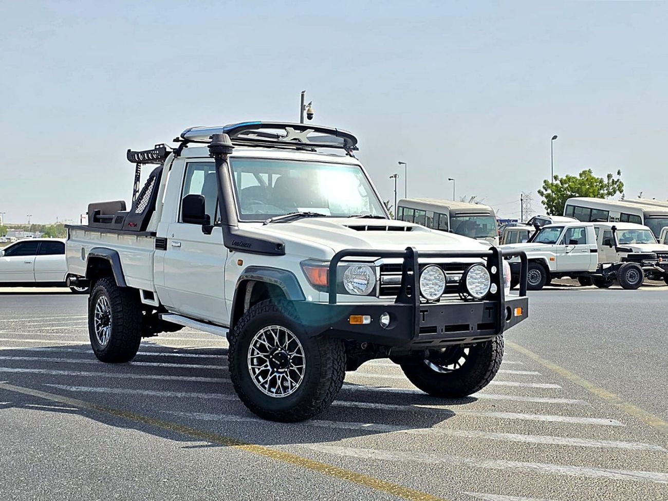 Toyota Land Cruiser Pick Up 2017 TOYOTA LAND CRUISER PICK UP RHD DIESEL MANUAL 4.5L (PM00632)