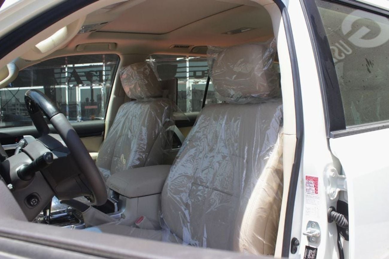 Toyota Land Cruiser VXR V8 5.7L,GCC