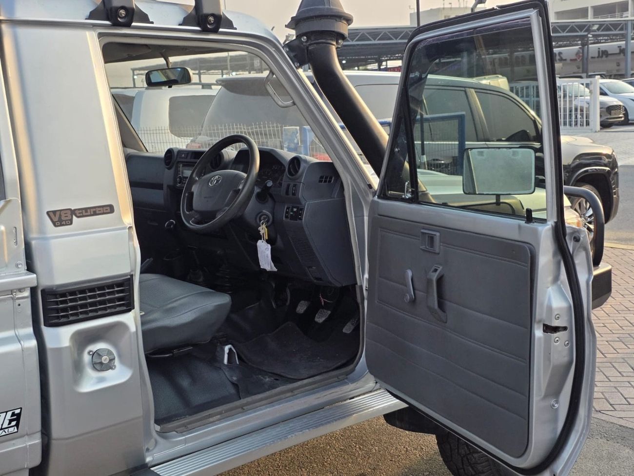Toyota Land Cruiser Pick Up LX AC PWR OPT