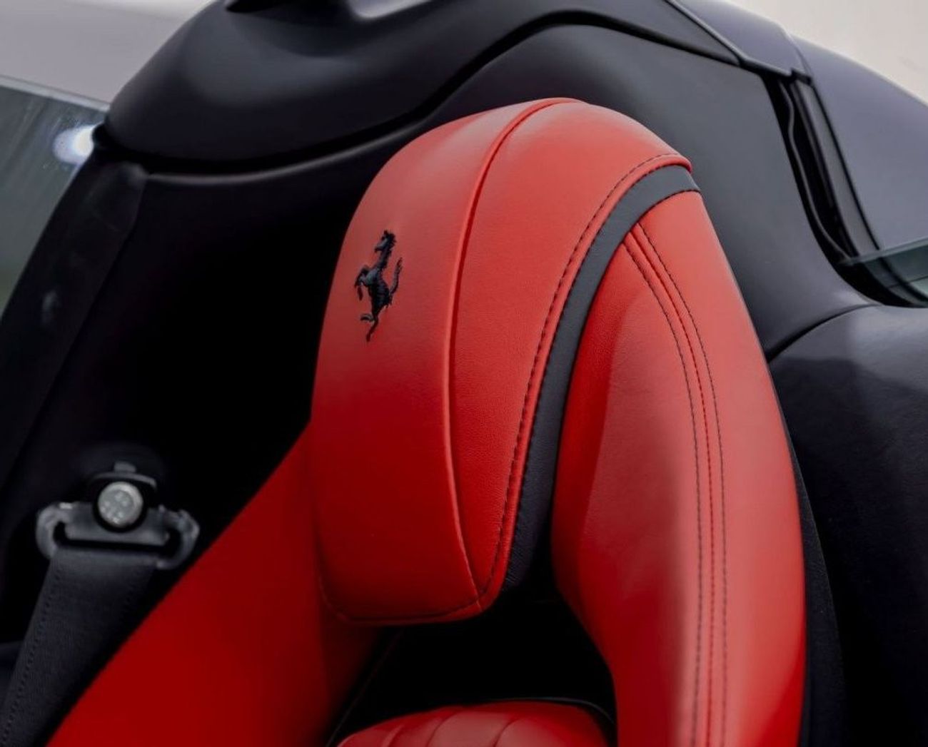 Ferrari 812 Std FERRARI 812-GTS SPIDER - CARBON PACKAGE - HARD TOP CONVERTIBLE