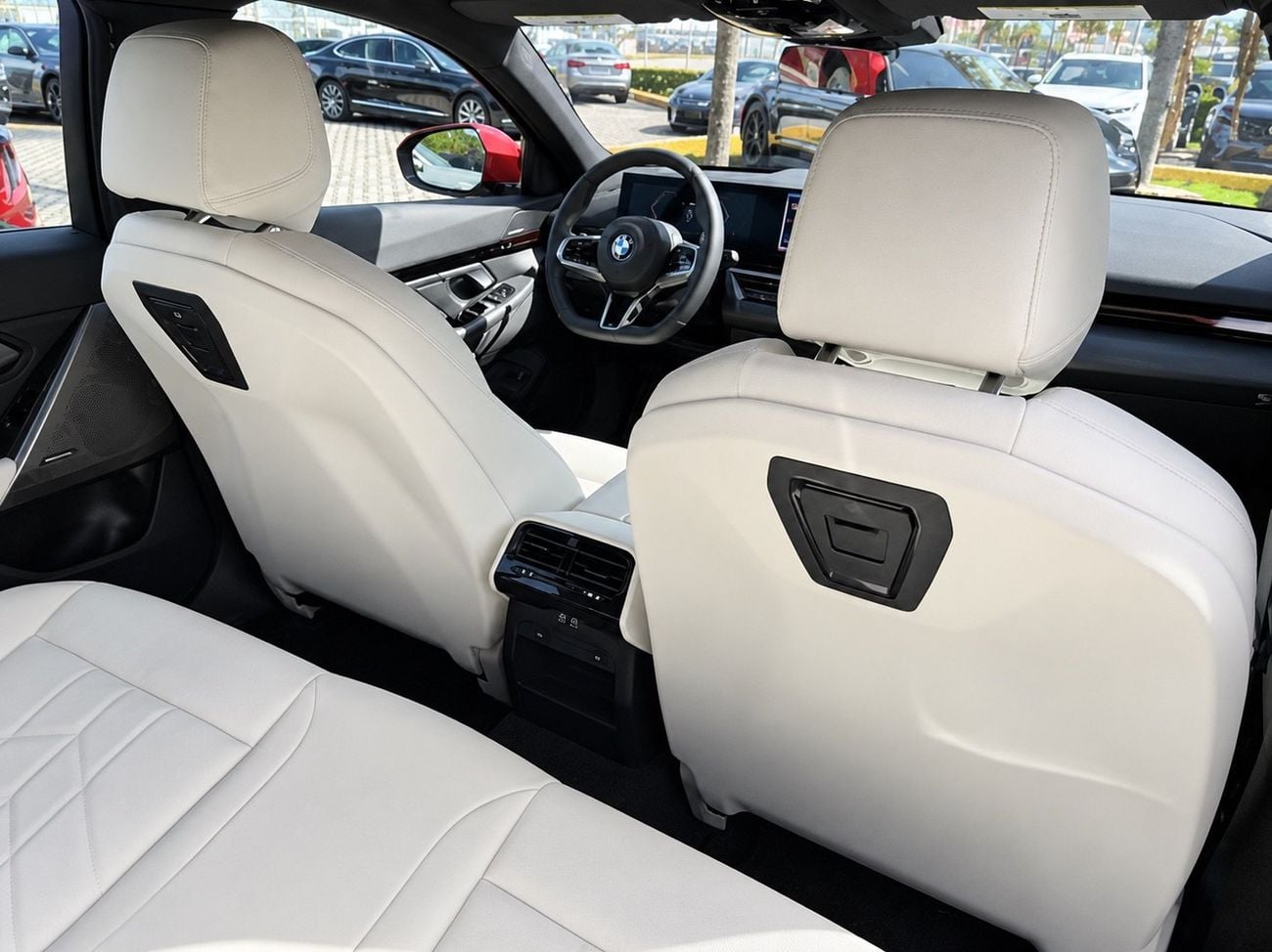 بي أم دبليو 530i M SPORT PRO سيارة سيدان جديدة
